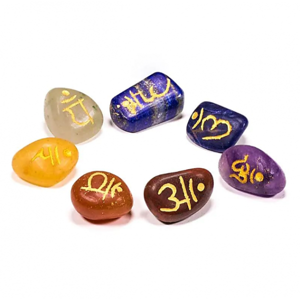 Set 7 Pietre semipreziose incise in sanscrito con simboli 7 chakra
